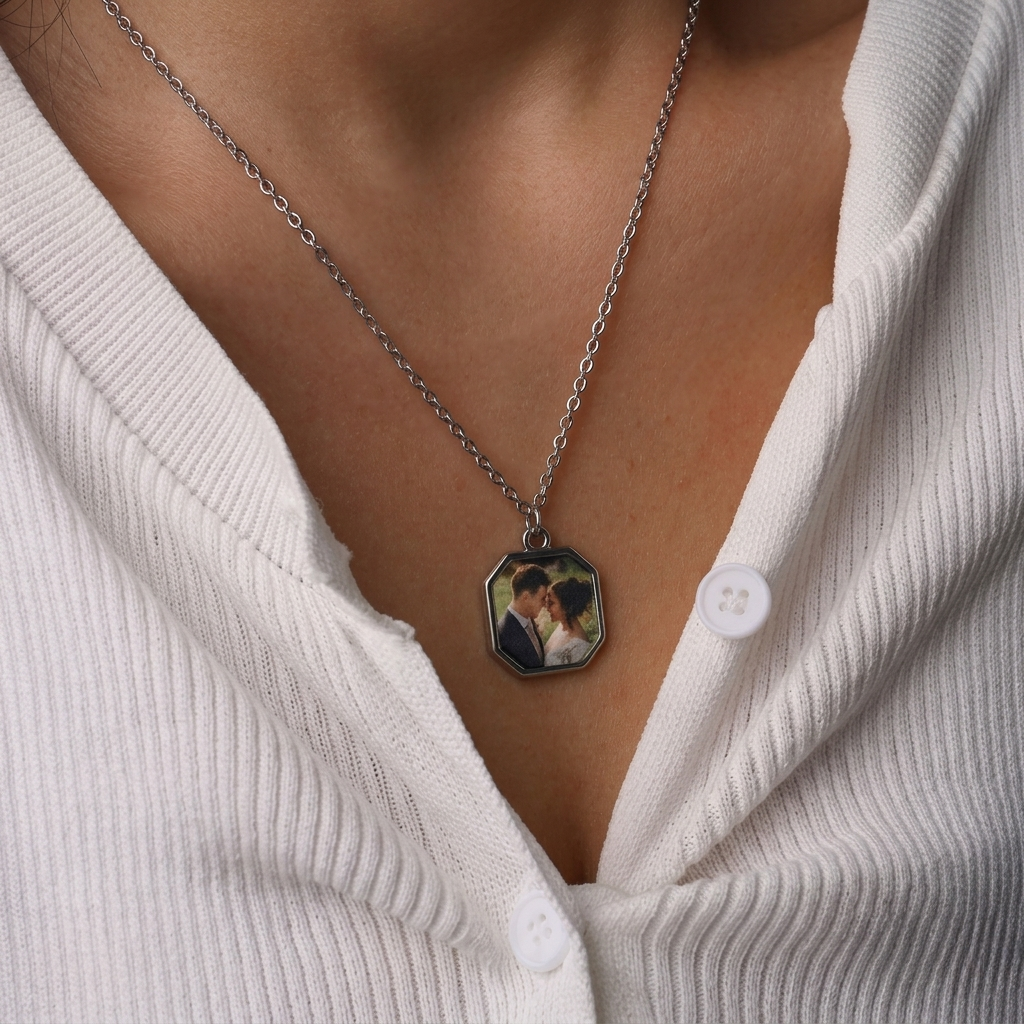 Heat-Activated Hidden Photo Necklace